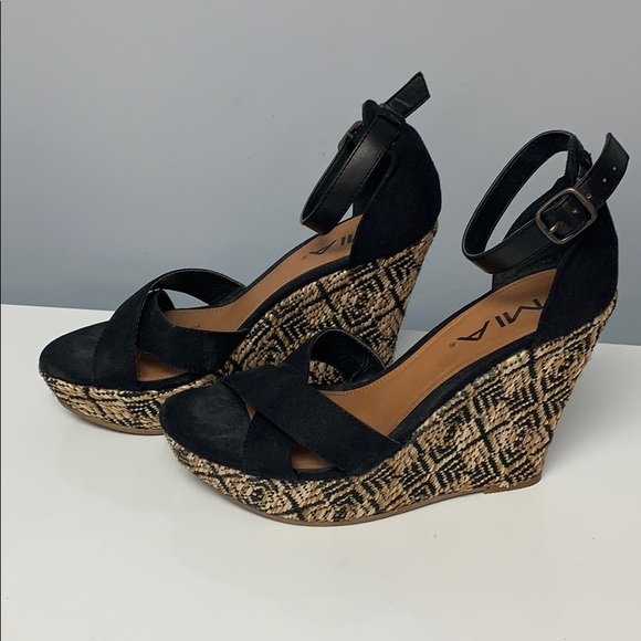 mia wedges